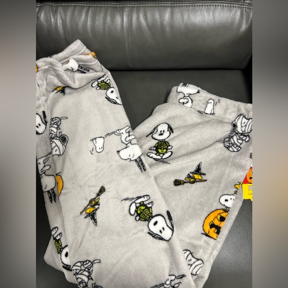 Peanuts Intimates & Sleepwear Snoopy Peanuts Plush Pajama Halloween
